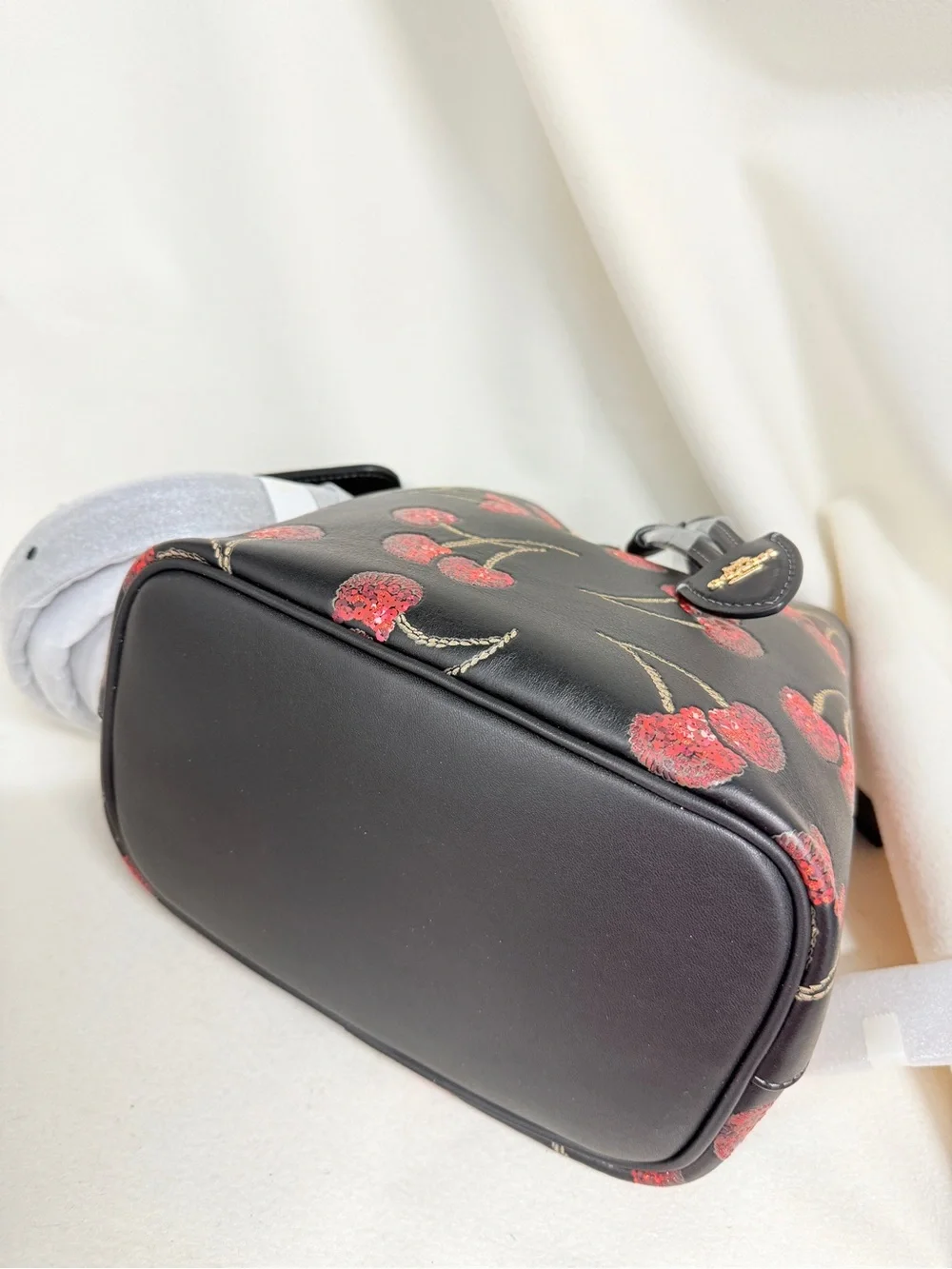 NWT！COACH Rowan Bucket Bag With Cherry Print（CCZ17）fast shipping
